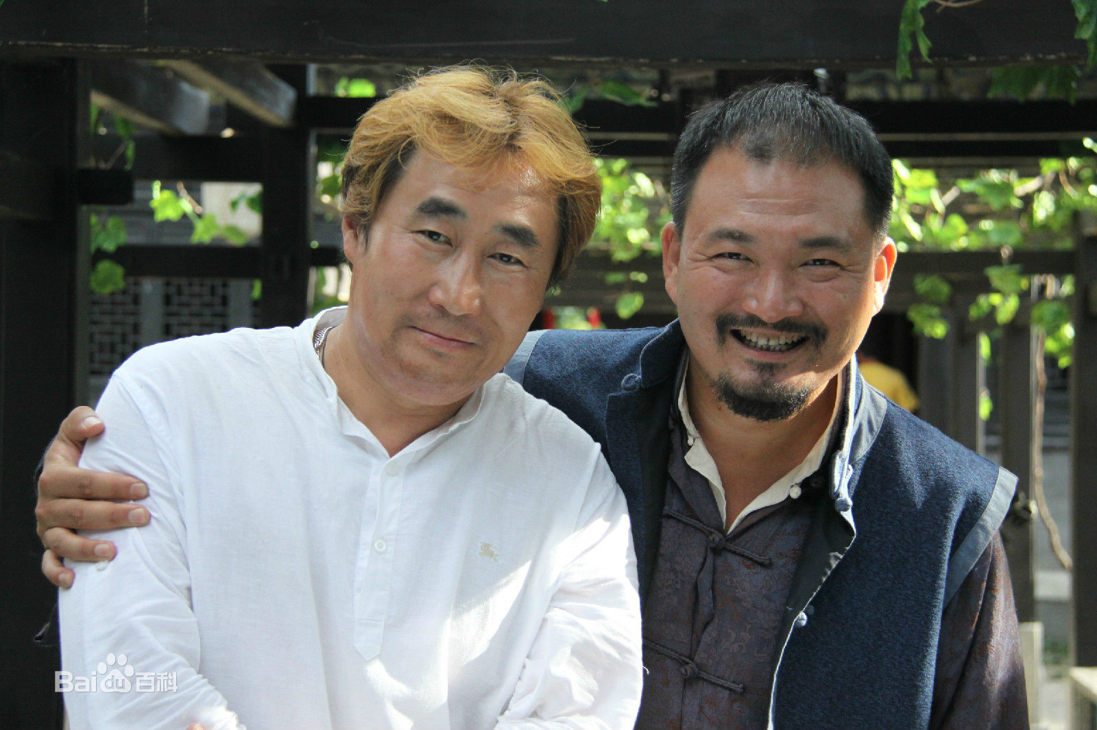 陈强在电视剧《长白川》现场中的