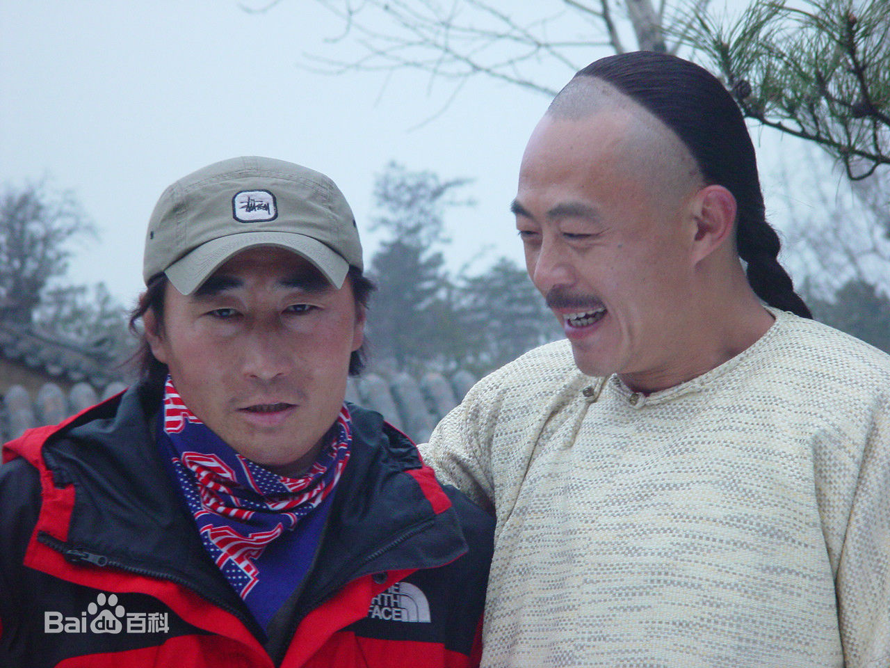 精选陈强在电视剧《白银谷》现场中的图册