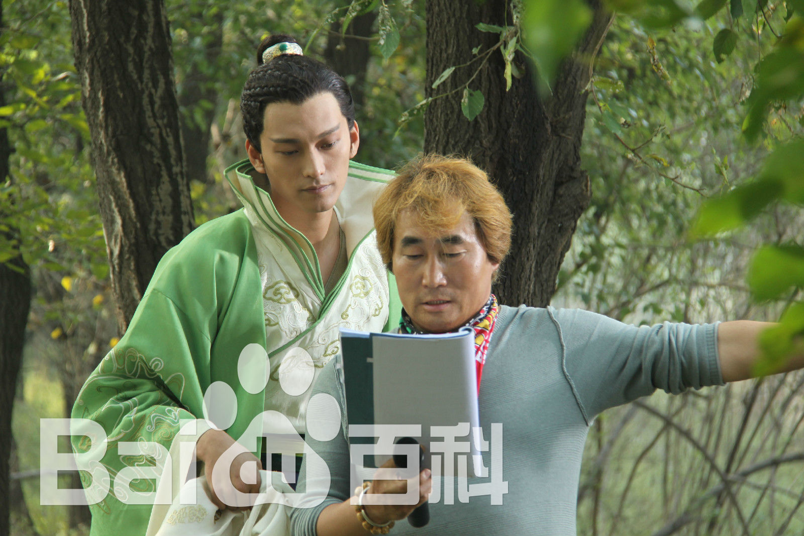 最新陈强在电视剧《兰陵王妃》现场中的壁纸