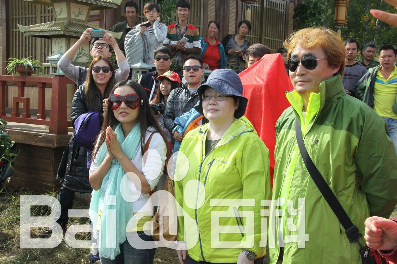 最新陈强在电视剧《兰陵王妃》现场中的壁纸