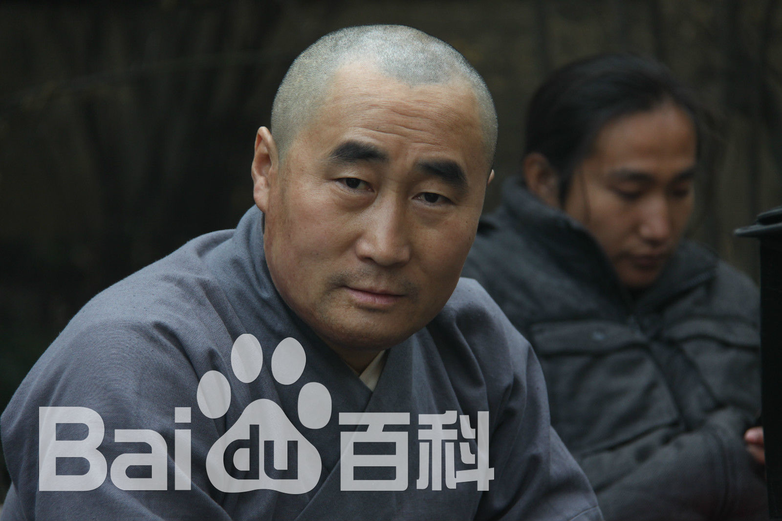 陈强在电视剧《月明三更》现场中的