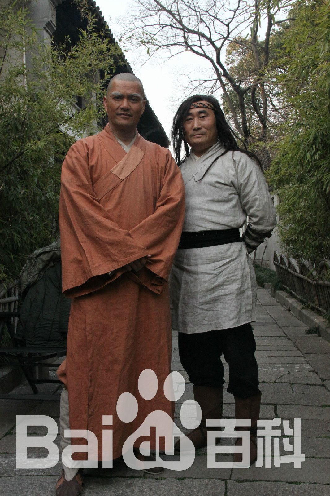 陈强在电视剧《月明三更》现场中的