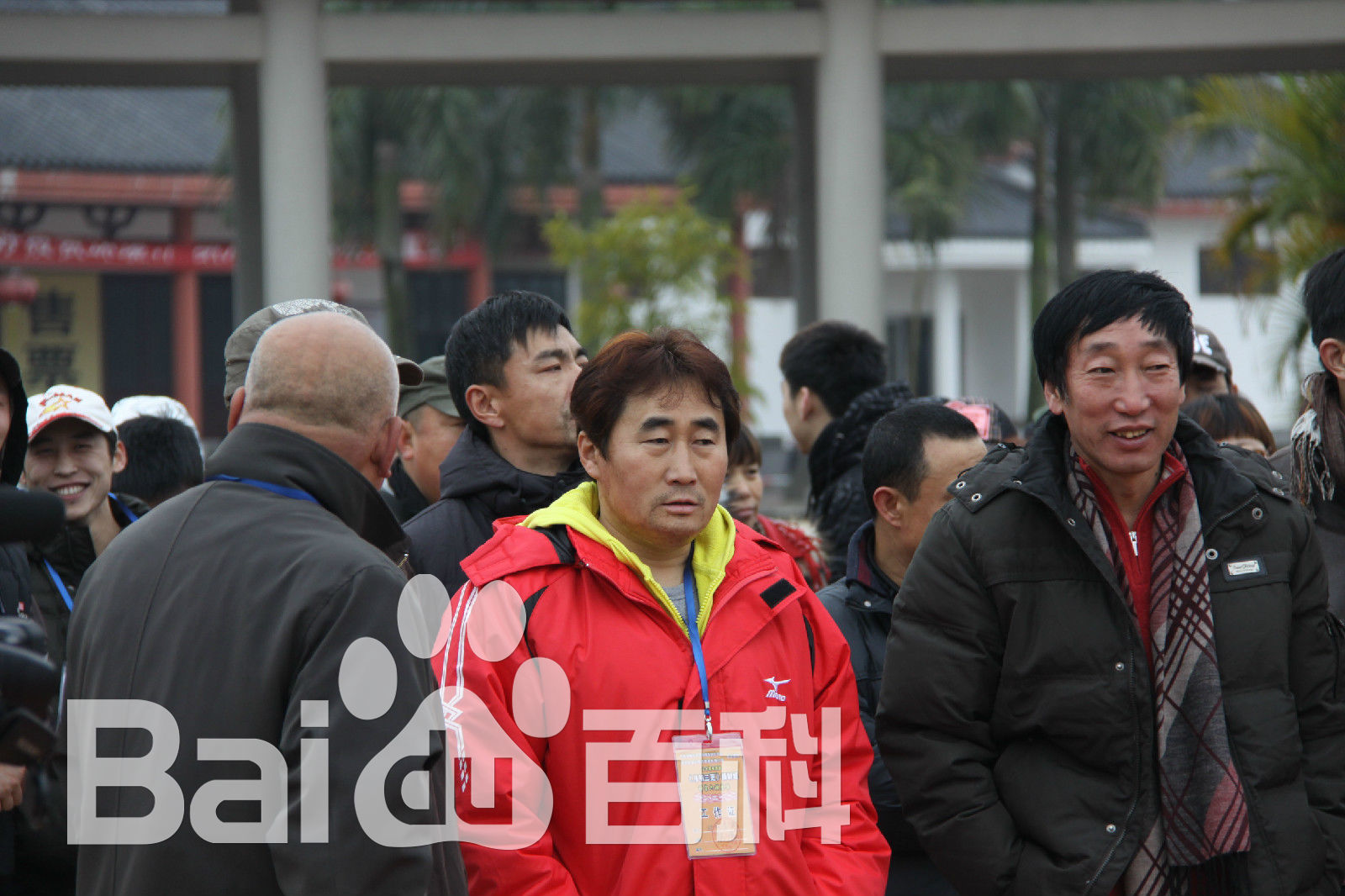 陈强在电视剧《月明三更》现场中的