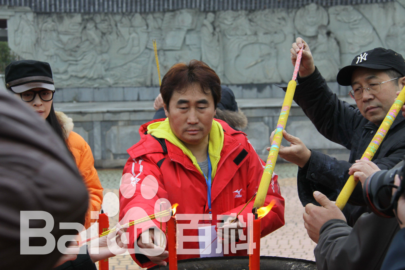 陈强在电视剧《月明三更》现场中的