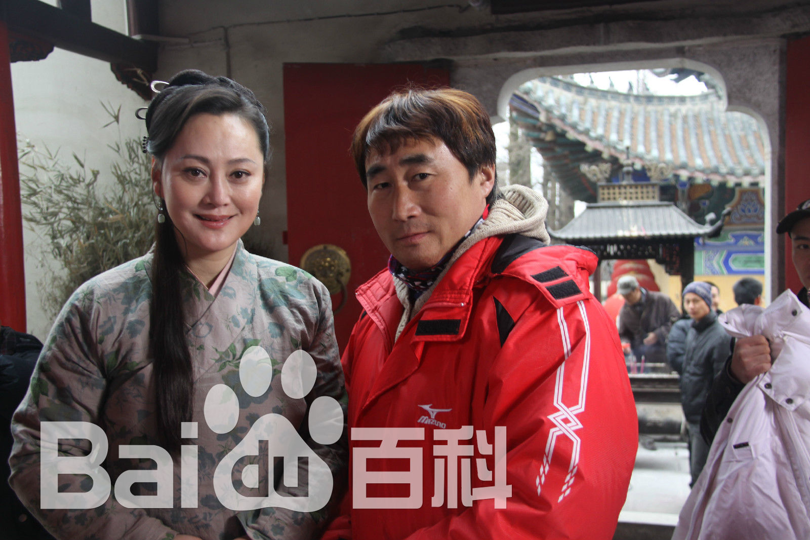 陈强在电视剧《月明三更》现场中的