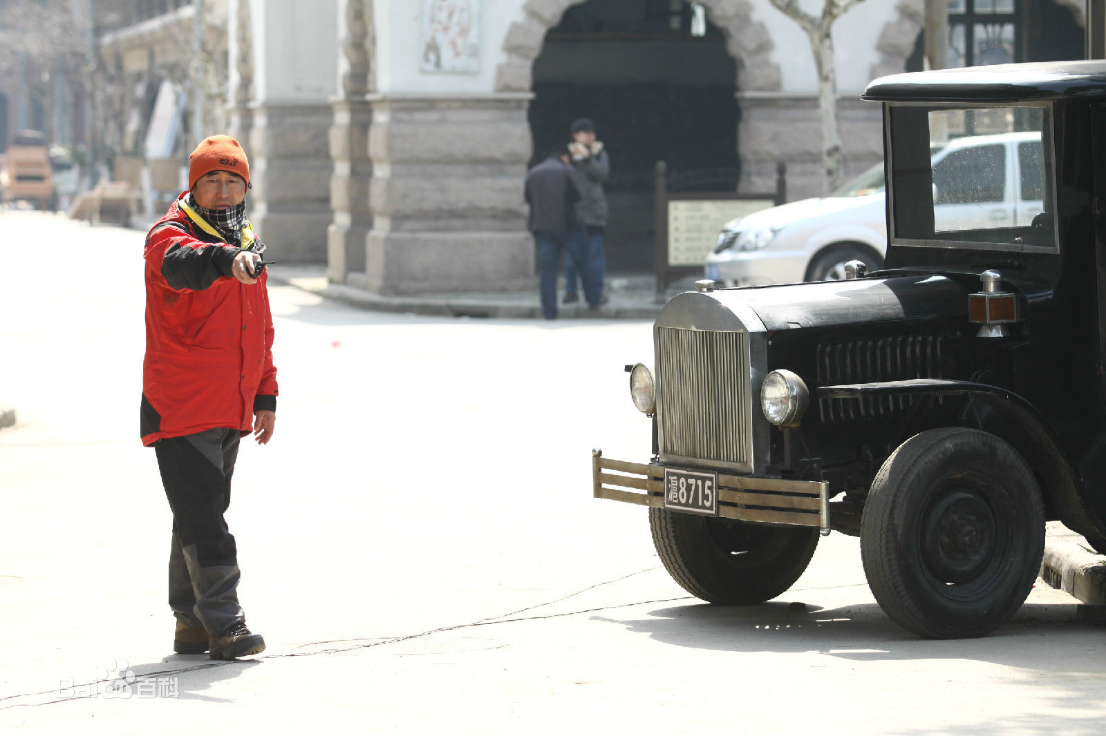 最新陈强在电影《王牌》现场中的壁纸