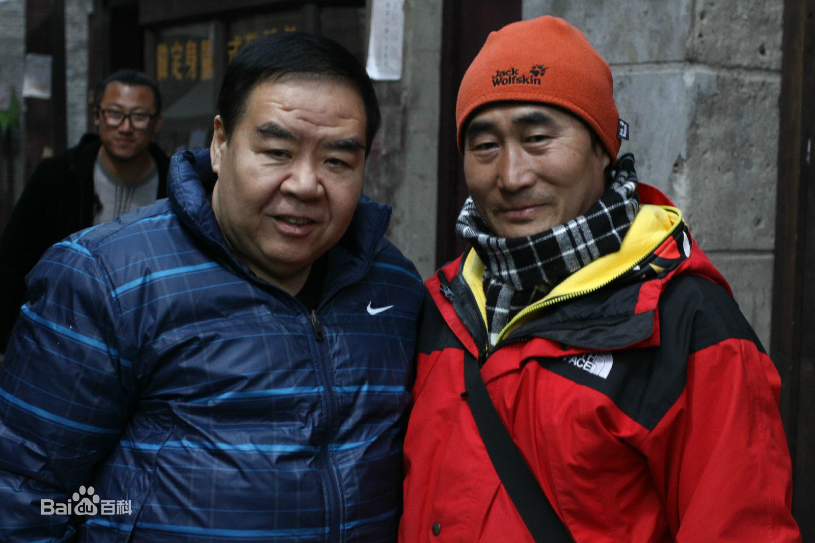 最新陈强在电影《王牌》现场中的壁纸