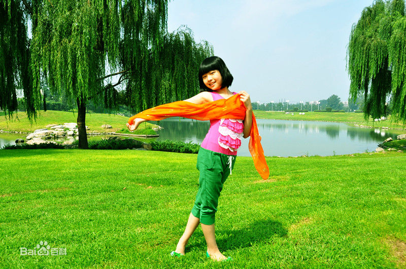 最新钟雯冠壁纸