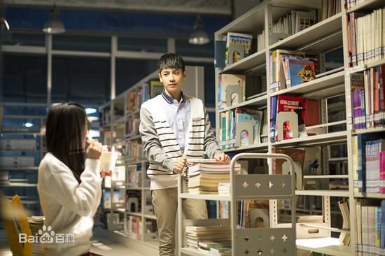 罗云熙(Leo)在单曲《夏未央》中的