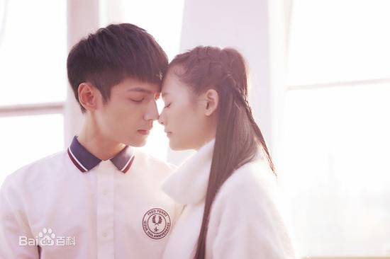 罗云熙(Leo)在单曲《夏未央》中的