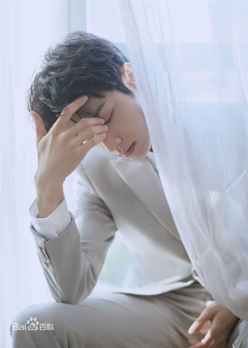 罗云熙(Leo)休闲西装