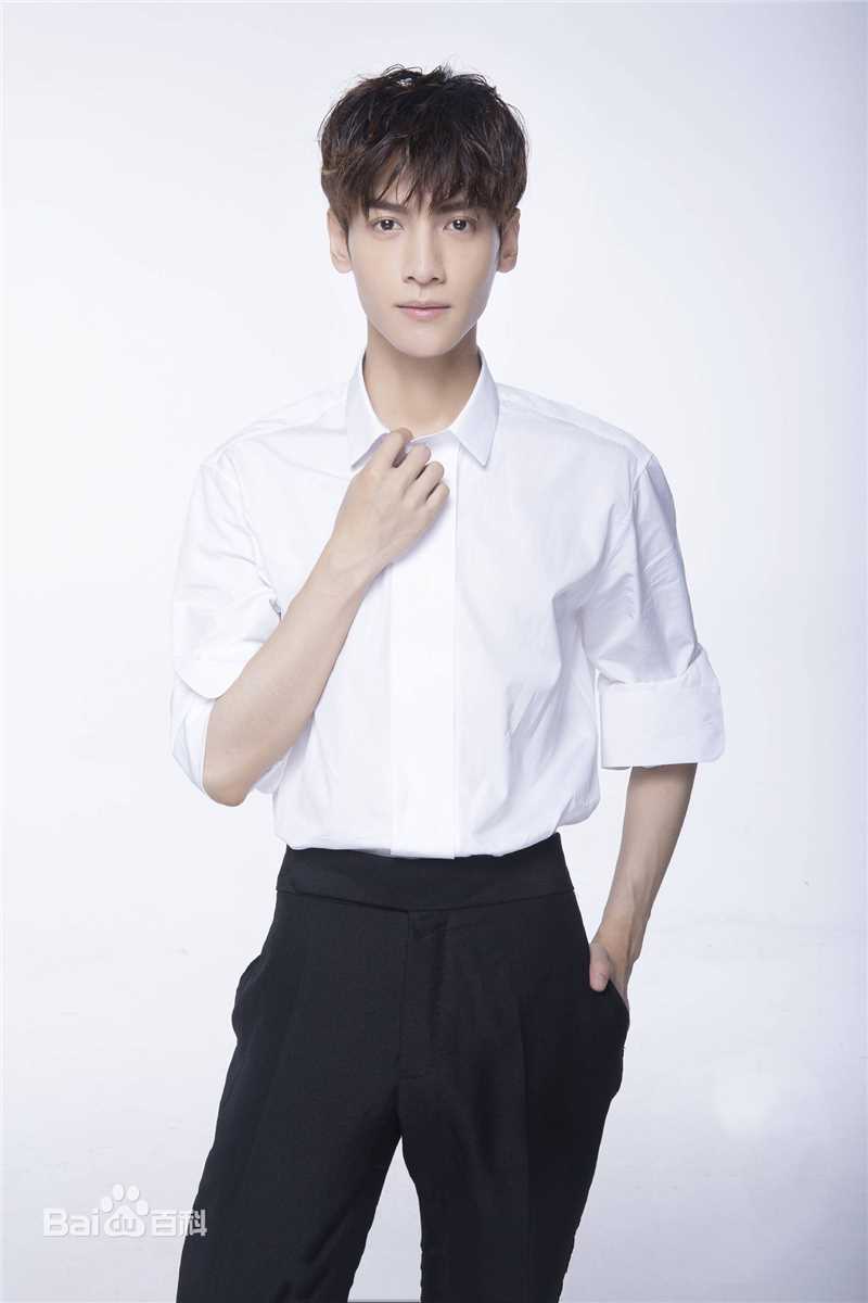 罗云熙(Leo)概述图册前后照片