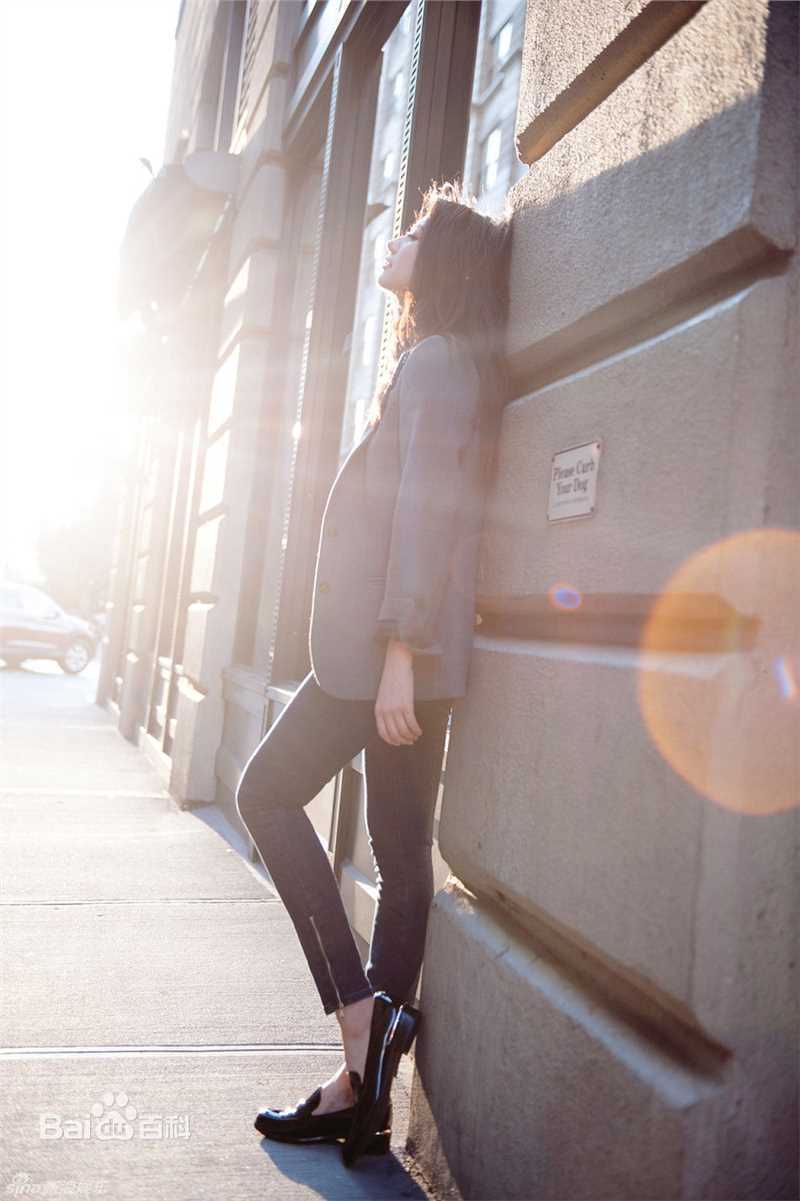 高圆圆(Gao Yuanyuan)纽约街拍素颜照壁纸
