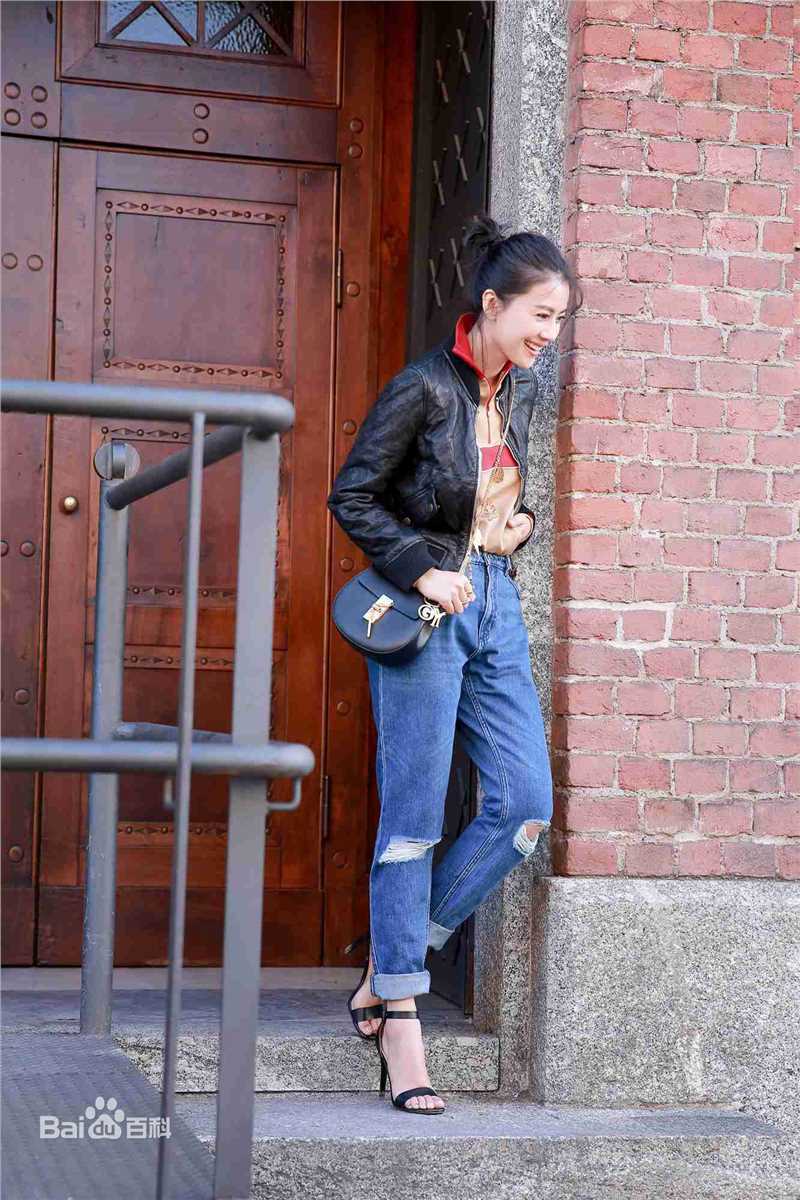 高圆圆(Gao Yuanyuan)街拍性感图片图集