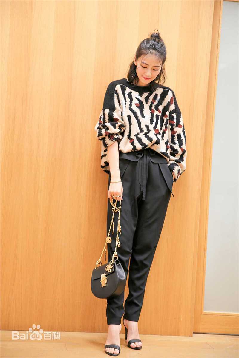 高圆圆(Gao Yuanyuan)街拍性感图片图集