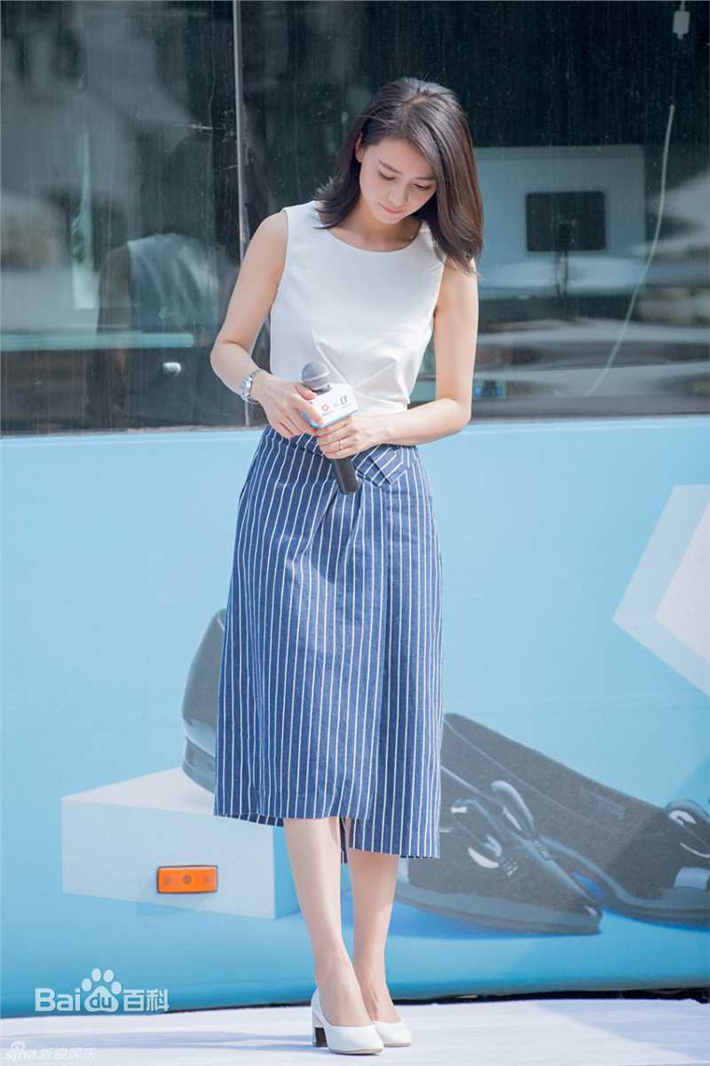 高圆圆(Gao Yuanyuan)圆漾Ondul'鞋履品前后照片