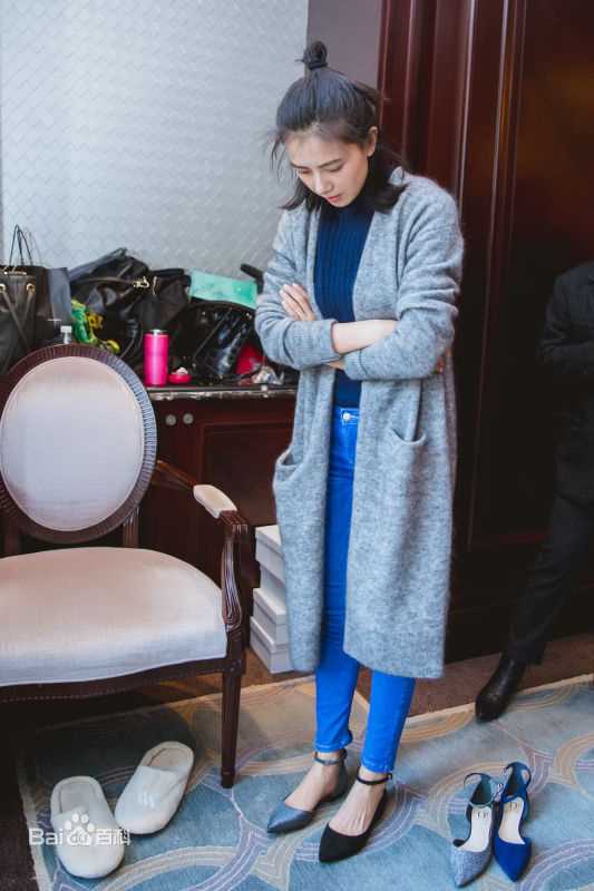 高圆圆(Gao Yuanyuan)圆漾Ondul'鞋履品前后照片