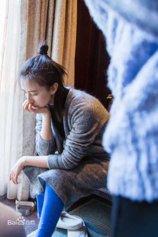 高圆圆(Gao Yuanyuan)圆漾Ondul'鞋履品前后照片