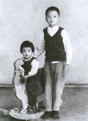 高圆圆(Gao Yuanyuan)童年照前后照片