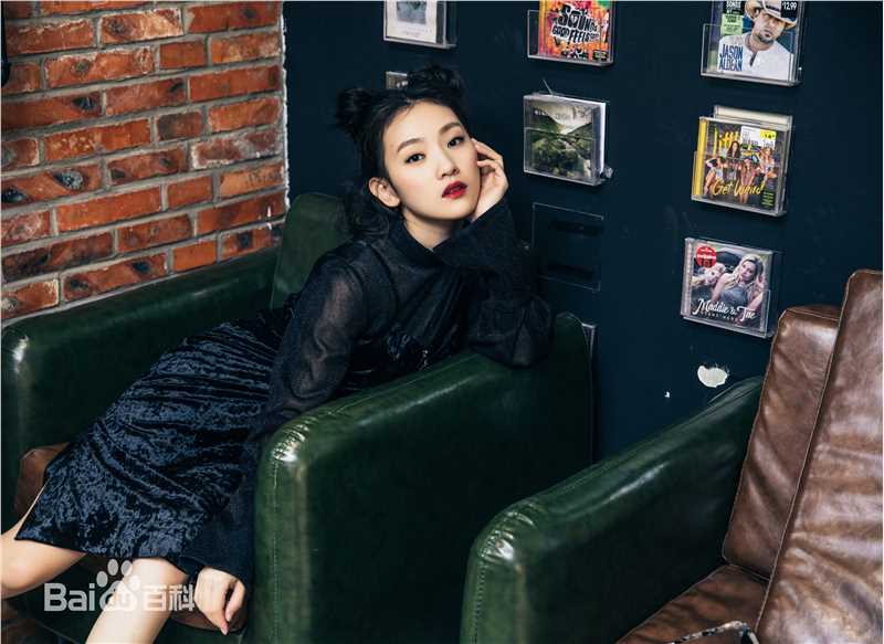 孙艺宁街拍look图册