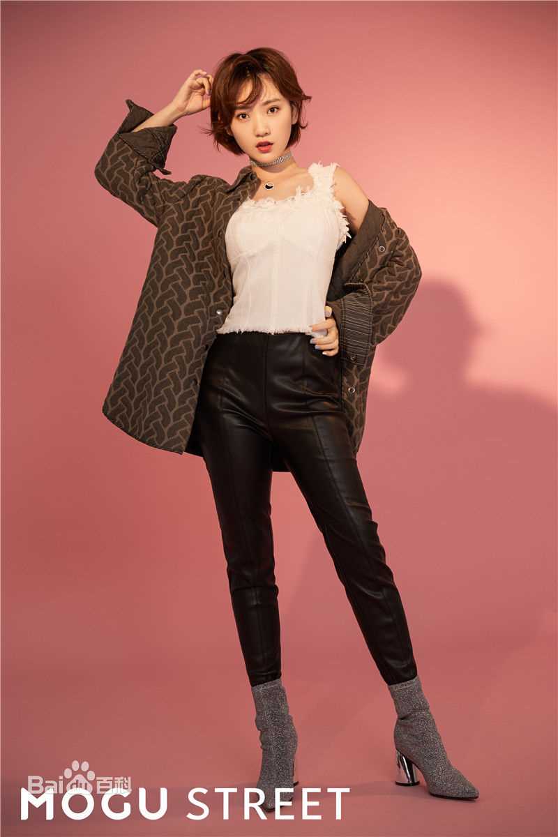 孙艺宁蘑菇街 街拍性感图片壁纸