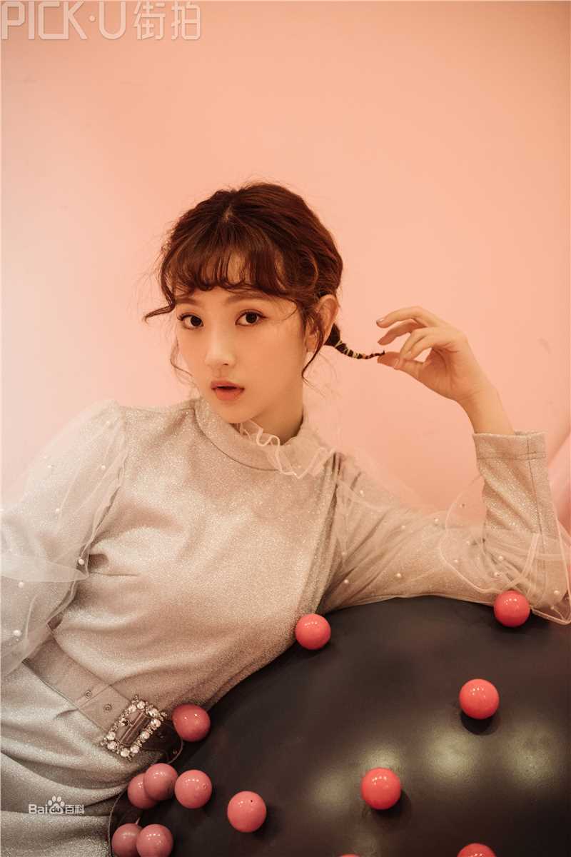 孙艺宁pick u前后照片