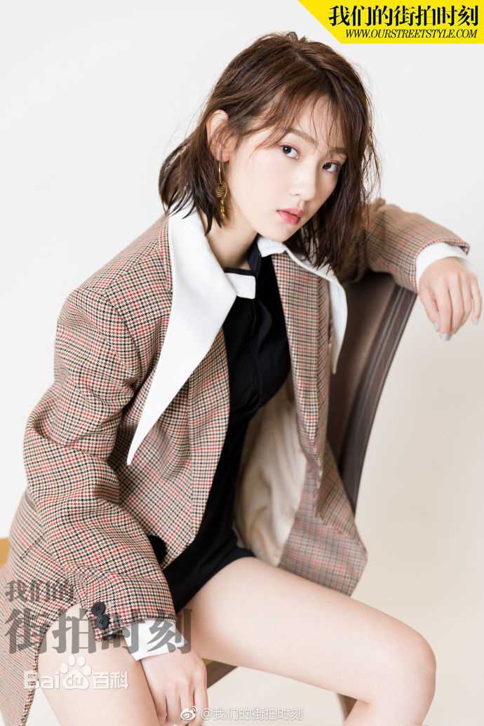 孙艺宁我们的街拍时刻素颜照壁纸