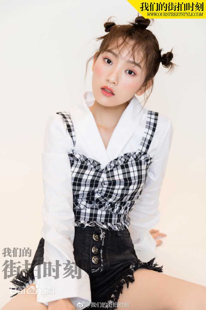 孙艺宁我们的街拍时刻素颜照壁纸