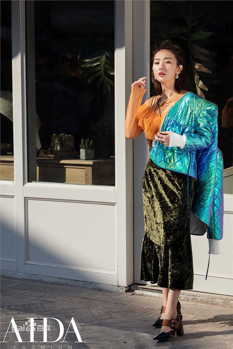 孙艺宁AIDA时尚壁纸壁纸