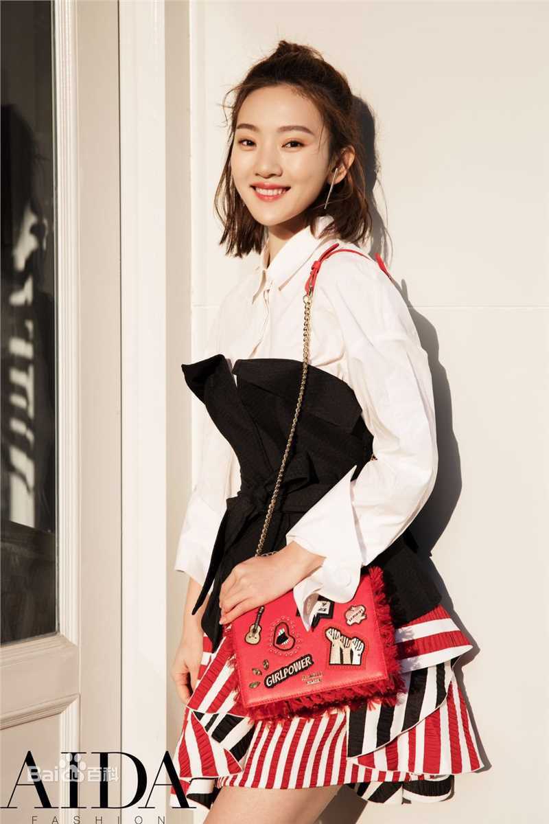 孙艺宁AIDA时尚壁纸壁纸