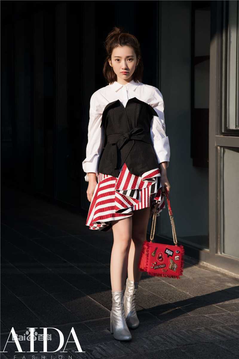 孙艺宁AIDA时尚壁纸壁纸