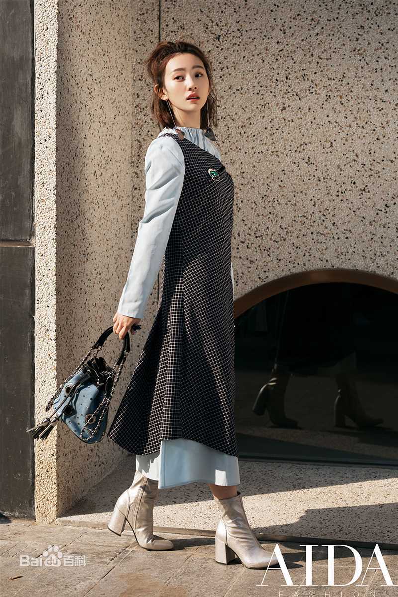 孙艺宁AIDA时尚壁纸壁纸