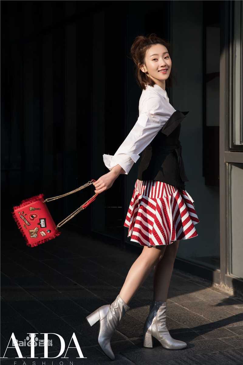 孙艺宁AIDA时尚壁纸壁纸