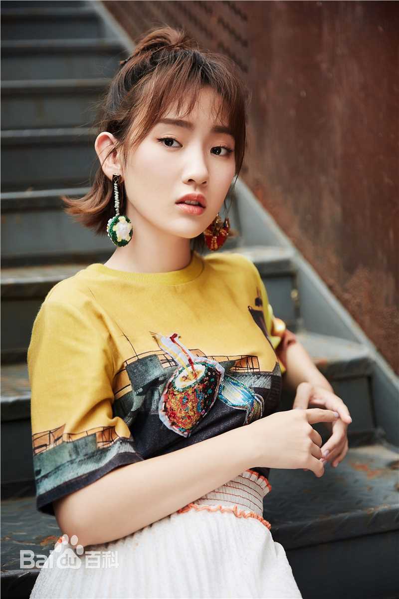 孙艺宁最新街拍图集