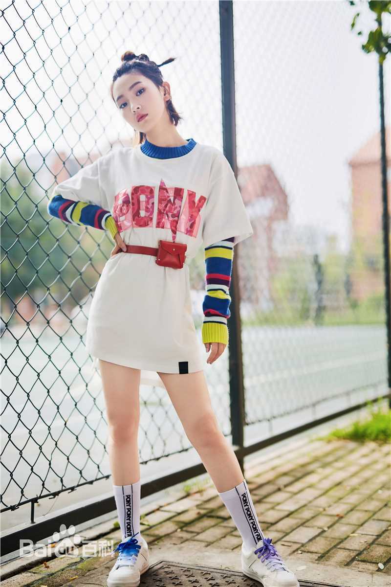 孙艺宁最新街拍图集