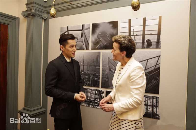 胡歌(Hugh)英国旅游局友好大使前后照片