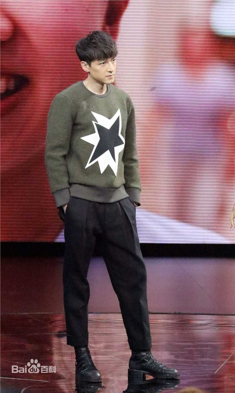 胡歌(Hugh)大戏看北京前后照片