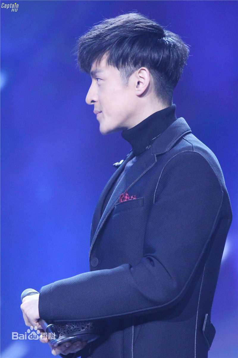 胡歌(Hugh)东方卫视跨年晚会素颜照相册