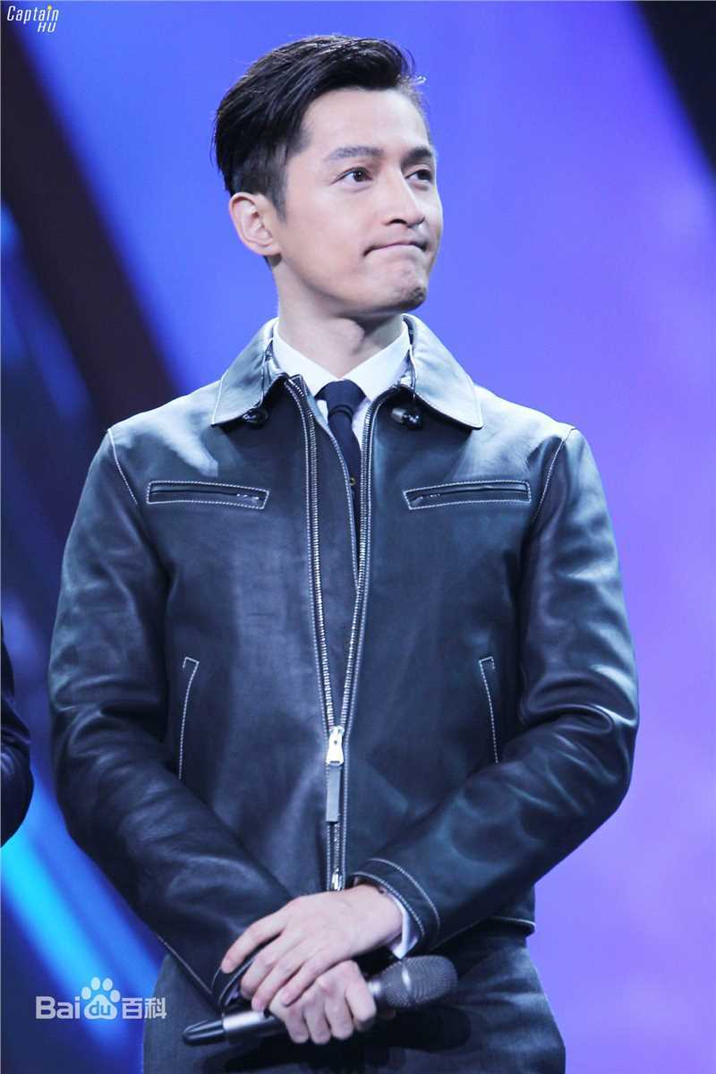 胡歌(Hugh)东方卫视跨年晚会素颜照相册