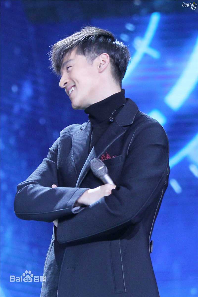 胡歌(Hugh)东方卫视跨年晚会素颜照相册