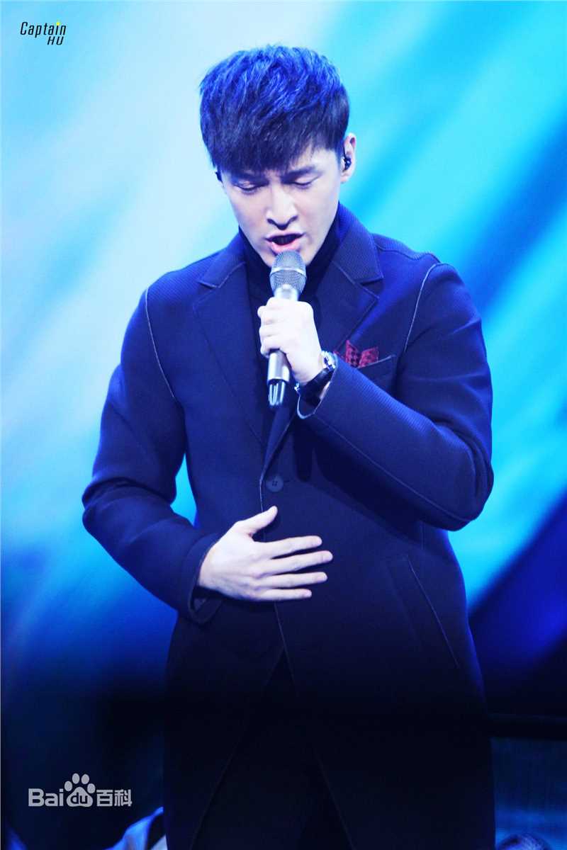 胡歌(Hugh)东方卫视跨年晚会素颜照相册