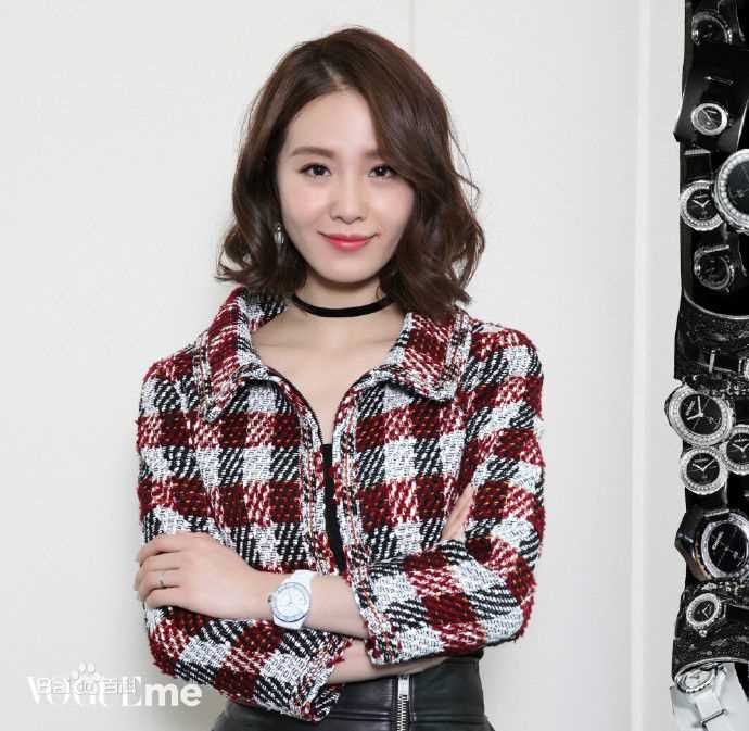 精选刘诗诗(Liu Shishi)在《VogueMe》中的图册