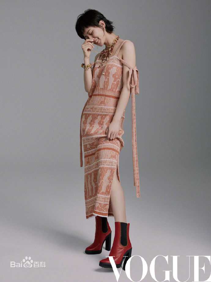 最优质刘诗诗(Liu Shishi)在《Vogue服饰与美容》中的相册