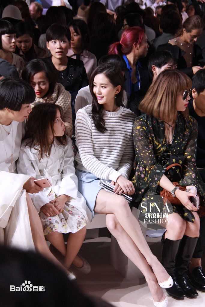 刘诗诗(Liu Shishi)纽约ToryBurch2018秋冬时装秀生活照