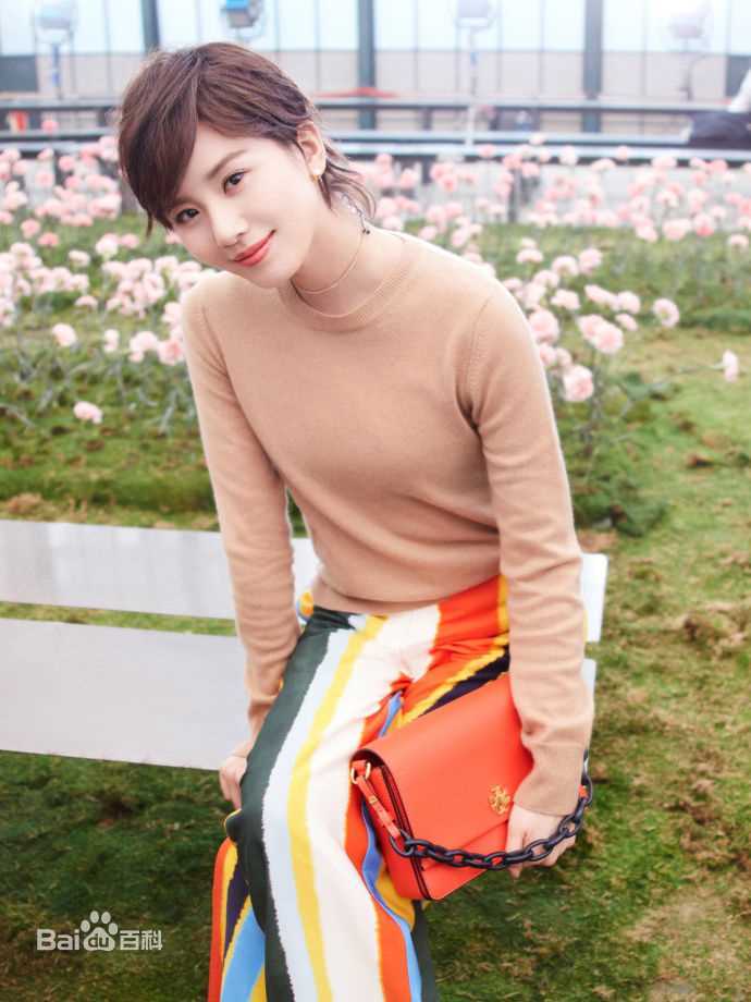 刘诗诗(Liu Shishi)纽约ToryBurch2018秋冬时装秀生活照