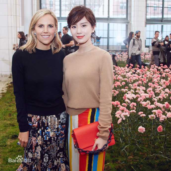 刘诗诗(Liu Shishi)纽约ToryBurch2018秋冬时装秀生活照