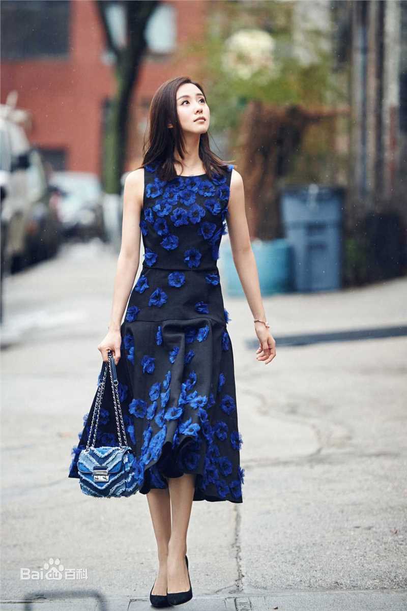 刘诗诗(Liu Shishi)纽约ToryBurch2018秋冬时装秀生活照