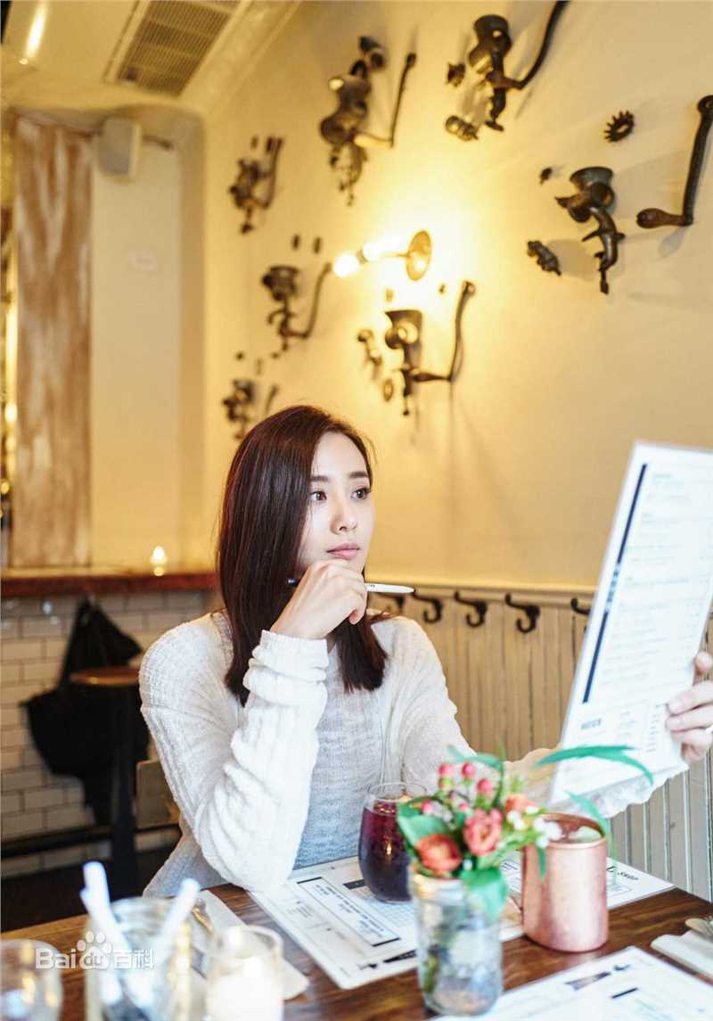 刘诗诗(Liu Shishi)纽约ToryBurch2018秋冬时装秀生活照