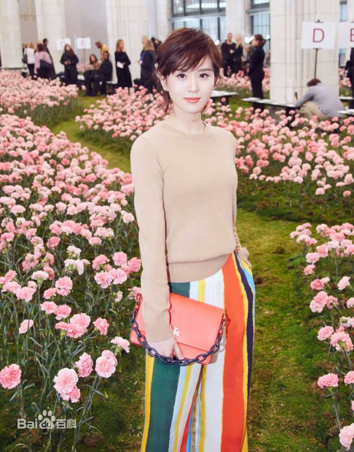 刘诗诗(Liu Shishi)纽约ToryBurch2018秋冬时装秀生活照
