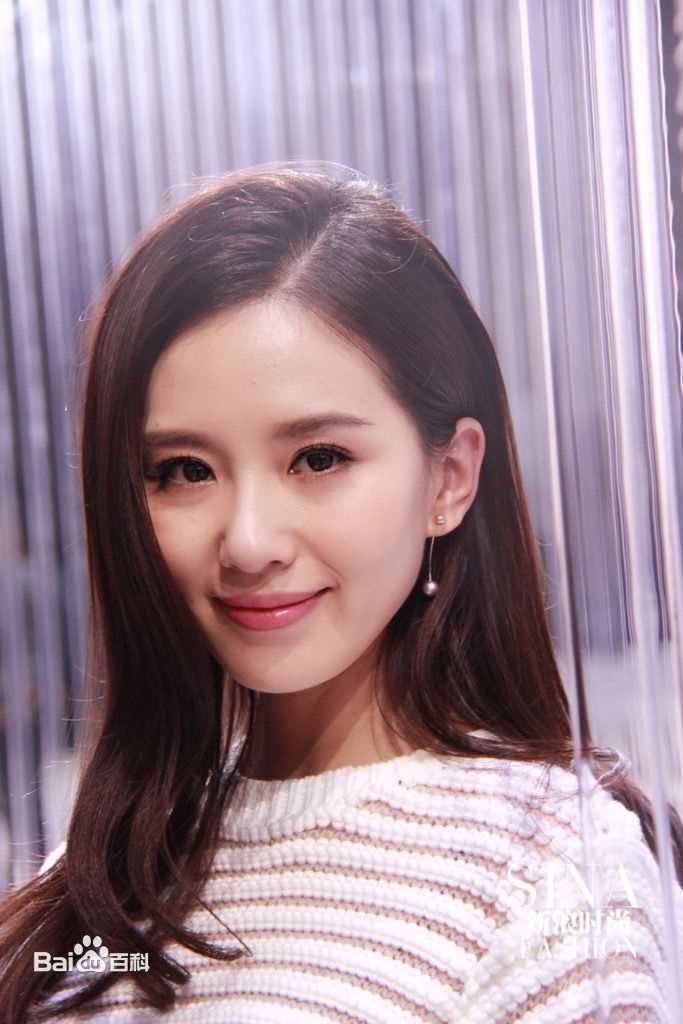 刘诗诗(Liu Shishi)纽约ToryBurch2018秋冬时装秀生活照